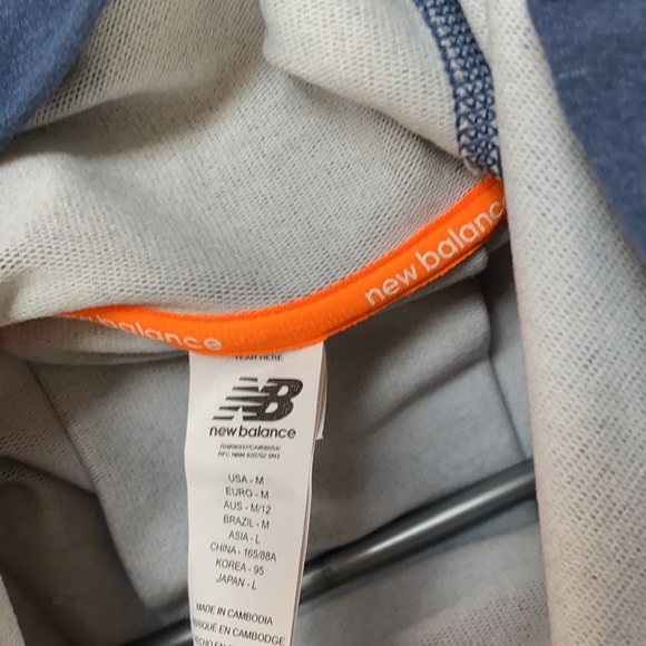 New Balnce cropped hoodie - Picture 3 of 5